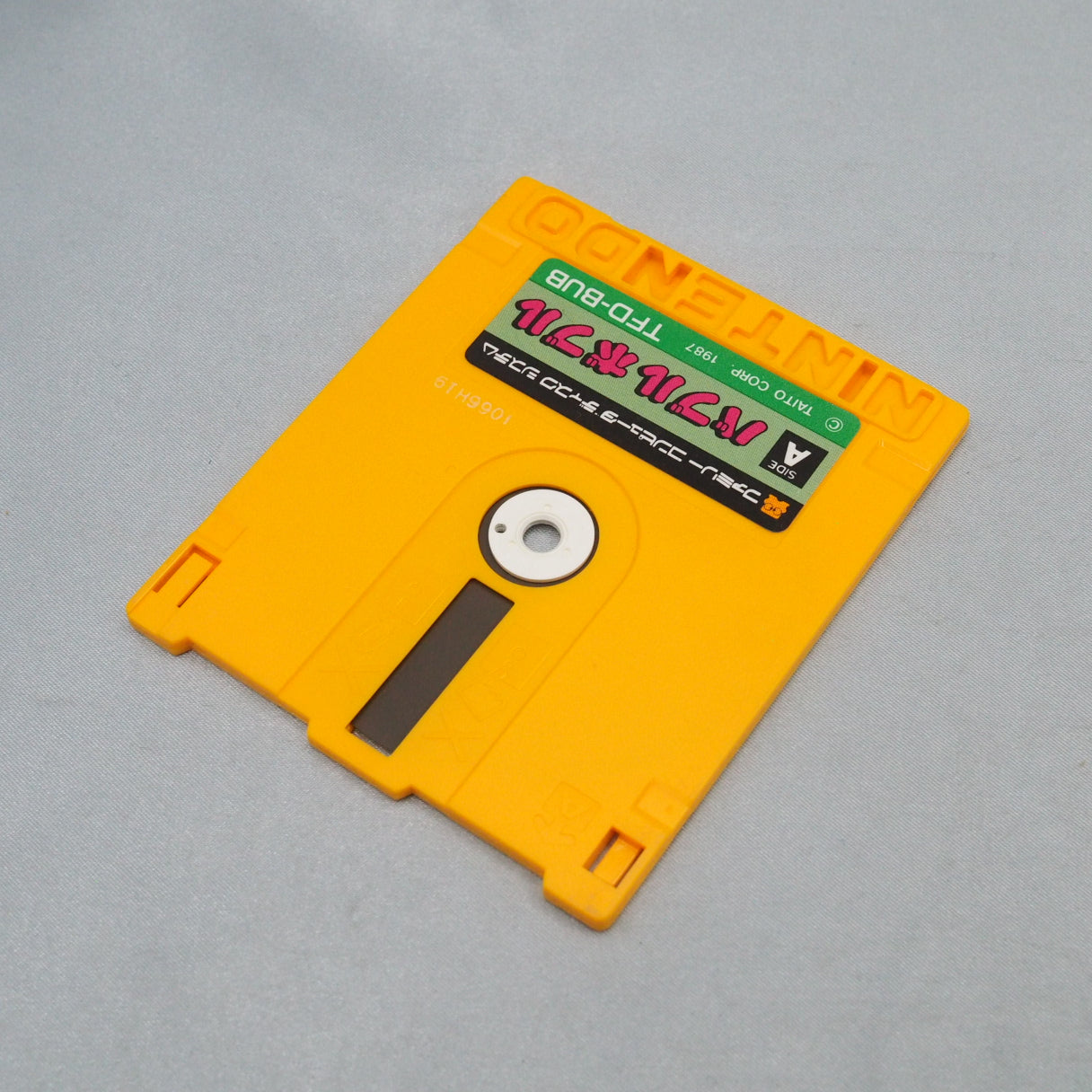 Bubble Bobble (1987) for the Famicom Disk System — Taito's classic two-player bubble-popping platformer with Bub and Bob. — photo 4